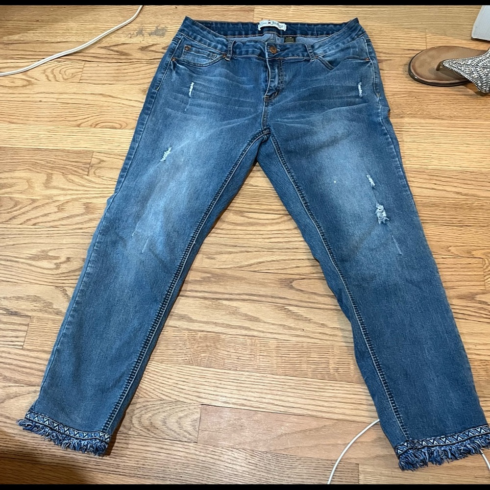 Distressed size 12 great capris, women’s